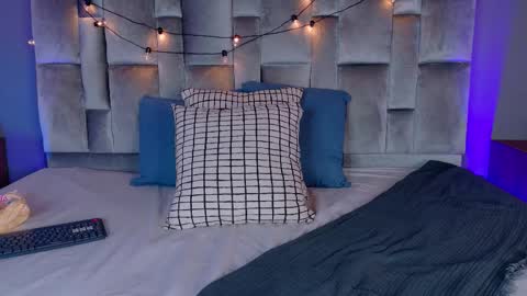  VICTORIA  online show from February 4, 7:42 pm