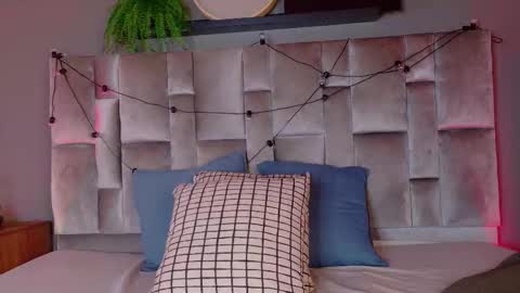  VICTORIA  online show from February 24, 7:45 pm