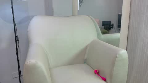 Snapshot of nahommybell chatting on March 31, 3:30 am nahommybell online show from March 31, 3:30 am