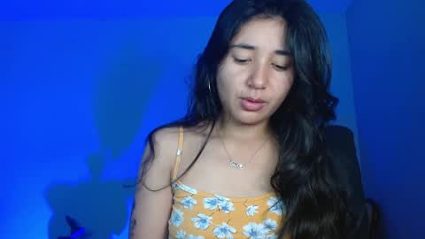 Snapshot of nahomy_rain chatting on April 24, 1:41 am online show from April 24, 1:41 am