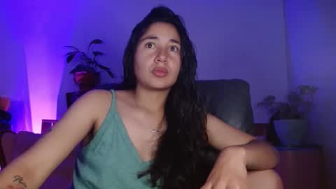 Snapshot of nahomy_rain chatting on May 26, 2:18 am online show from May 26, 2:18 am