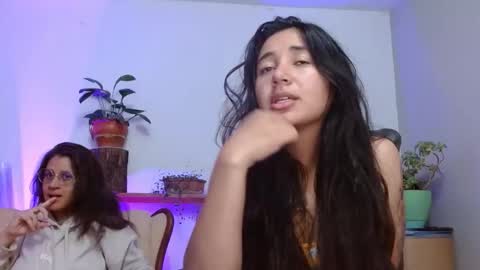 Snapshot of nahomy_rain chatting on May 27, 3:58 am online show from May 27, 3:58 am