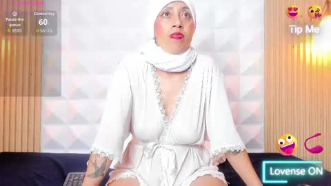 Snapshot of naila_sweett chatting on June 16, 7:38 pm NAILA online show from June 16, 7:38 pm