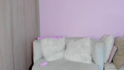 Snapshot of naileea chatting on February 3, 10:54 pm online show from February 3, 10:54 pm