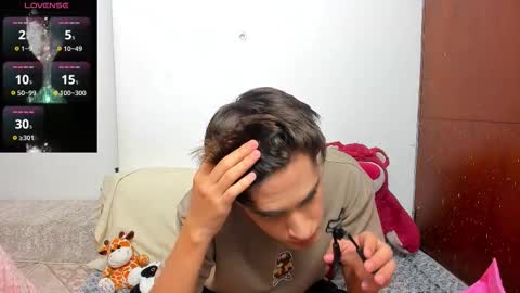 Snapshot of naim_theking chatting on February 10, 1:32 am N A I M T H E K I N G online show from February 10, 1:32 am