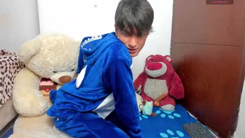 Snapshot of naim_theking chatting on March 1, 3:30 am N A I M T H E K I N G online show from March 1, 3:30 am