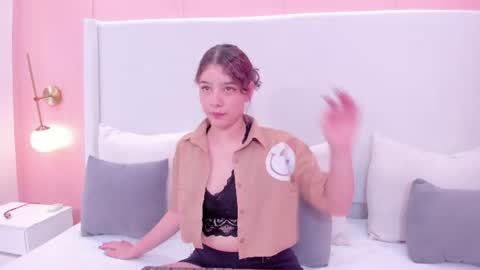 N A I R A online show from June 18, 10:03 pm