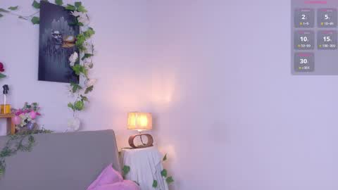 nairagold_ online show from April 6, 4:46 am