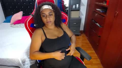 Snapshot of nairovi_cherry chatting on February 4, 2:06 am Nairovy online show from February 4, 2:06 am