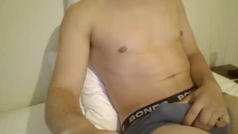 Snapshot of naitruc chatting on May 14, 12:39 am naitruc online show from May 14, 12:39 am
