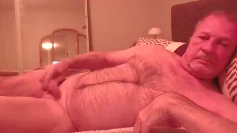 Snapshot of naked4ladies2 chatting on October 28, 7:34 am Naked4Ladies online show from October 28, 7:34 am