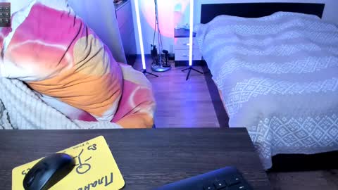 Snapshot of naked_psychologist chatting on March 10, 9:53 am Asy no face  online show from March 10, 9:53 am