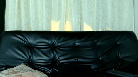 Snapshot of nala_rouss chatting on October 3, 8:06 pm NALA online show from October 3, 8:06 pm