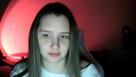 Lola online show from April 3, 4:16 pm