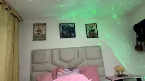 Snapshot of namithompson chatting on September 12, 12:22 am NamiThompson online show from September 12, 12:22 am