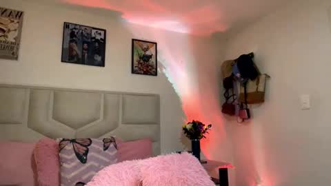 Snapshot of namithompson chatting on September 24, 11:41 pm NamiThompson online show from September 24, 11:41 pm