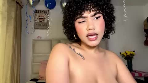 Snapshot of namithompson chatting on October 1, 9:43 pm NamiThompson online show from October 1, 9:43 pm