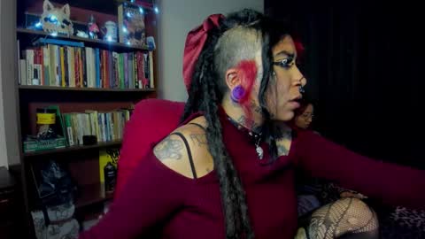 Snapshot of nana_cirkuss chatting on October 4, 1:36 am Val  online show from October 4, 1:36 am