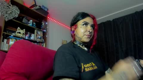 Snapshot of nana_cirkuss chatting on October 9, 5:16 am Val  online show from October 9, 5:16 am