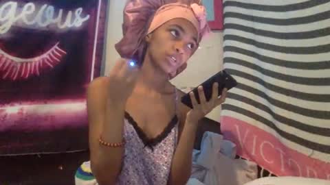 nanaonn online show from November 20, 6:51 pm