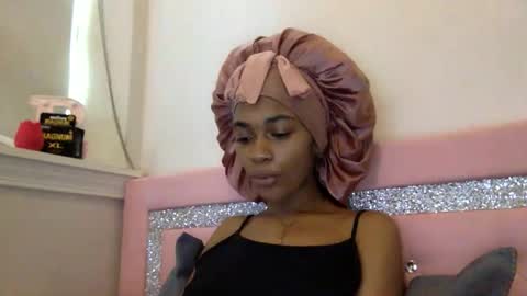 nanaonn online show from April 20, 5:37 pm