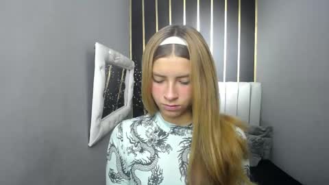 Snapshot of nancy_blonde chatting on May 14, 12:45 pm nancy blonde online show from May 14, 12:45 pm