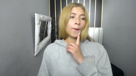 Snapshot of nancy_blonde chatting on May 19, 2:12 pm nancy blonde online show from May 19, 2:12 pm