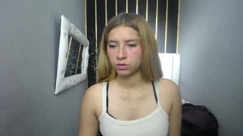 Snapshot of nancy_blonde chatting on June 7, 2:43 pm nancy blonde online show from June 7, 2:43 pm