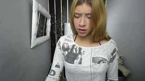 Snapshot of nancy_blonde chatting on June 9, 12:39 pm nancy blonde online show from June 9, 12:39 pm
