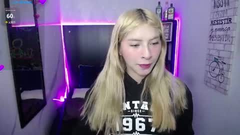 Snapshot of nancy_blonde chatting on July 17, 12:45 pm nancy blonde online show from July 17, 12:45 pm