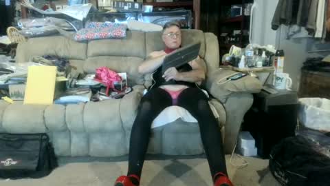 Snapshot of nancyboy_1 chatting on June 14, 9:17 pm nancyboy_1 online show from June 14, 9:17 pm