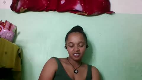 nandrianina416143 online show from April 22, 6:53 pm