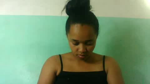 Snapshot of nandrianina416143 chatting on July 24, 7:39 am nandrianina416143 online show from July 24, 7:39 am