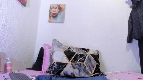 Snapshot of naniis_wish chatting on June 5, 6:52 am NANIIS online show from June 5, 6:52 am
