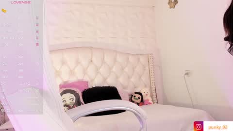 anna online show from February 8, 5:18 pm