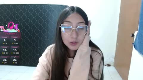 nanylux online show from April 7, 6:30 pm