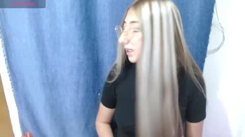 Snapshot of nanylux chatting on July 25, 6:11 am nanylux online show from July 25, 6:11 am