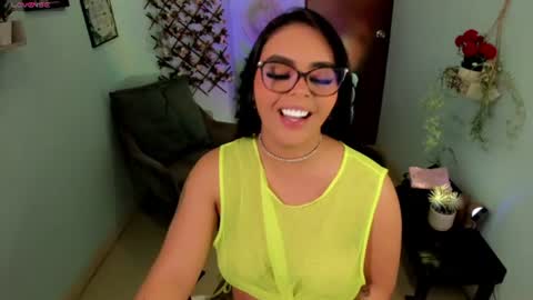 Snapshot of naomi_aniston chatting on June 19, 2:32 pm naomi_aniston online show from June 19, 2:32 pm