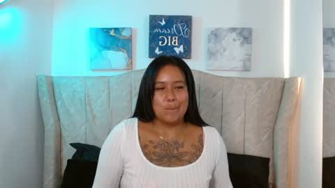 Snapshot of naomi_bleze69 chatting on July 17, 5:29 pm Naomi online show from July 17, 5:29 pm