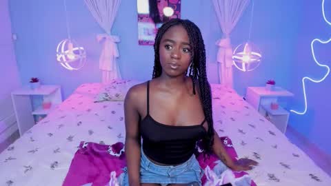 Snapshot of naomi_campell chatting on February 22, 5:55 pm Naomi online show from February 22, 5:55 pm