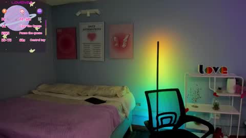 Snapshot of naomi_campell chatting on February 28, 11:44 am Naomi online show from February 28, 11:44 am