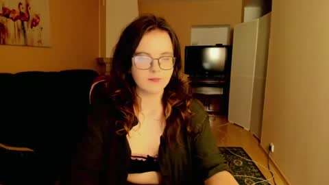 Snapshot of naomi_di chatting on June 27, 7:41 pm naomi_di online show from June 27, 7:41 pm