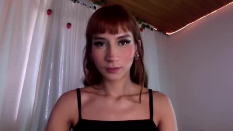 Snapshot of naomi_gyal chatting on May 13, 1:41 pm Naomi online show from May 13, 1:41 pm