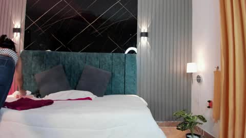 Naomi online show from April 9, 12:10 pm