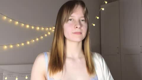 Snapshot of naomi_oops chatting on April 26, 8:50 pm Naomi online show from April 26, 8:50 pm