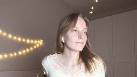 Snapshot of naomi_oops chatting on May 5, 7:22 pm Naomi online show from May 5, 7:22 pm