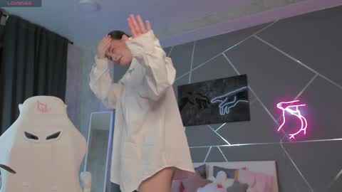 naomi_reiss online show from April 13, 12:16 am