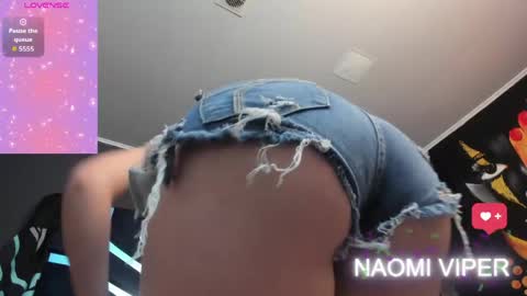 Snapshot of naomi_viper_ chatting on April 28, 11:15 am Naomi online show from April 28, 11:15 am