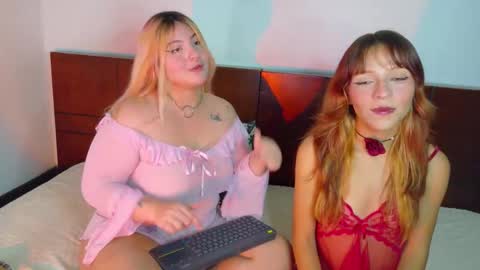 Snapshot of naomiandtsuki chatting on March 16, 7:23 am Naomi and Tsuki online show from March 16, 7:23 am