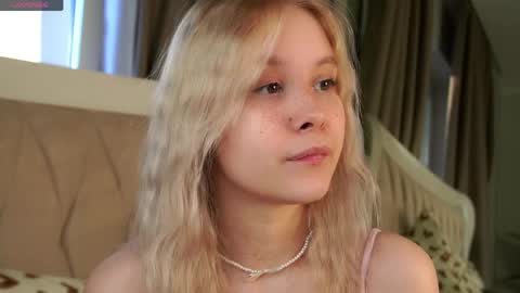 Angel online show from April 7, 11:10 am